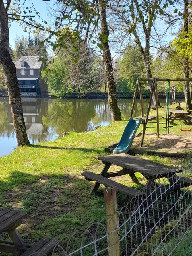 Отель Relais Du Bois Du Four Saint-Leons Экстерьер фото