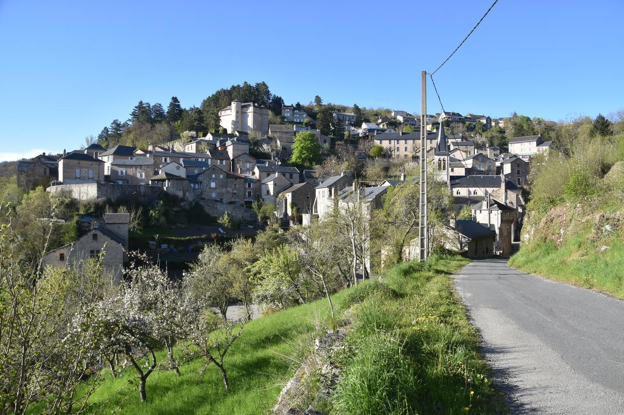 Отель Relais Du Bois Du Four Saint-Leons Экстерьер фото